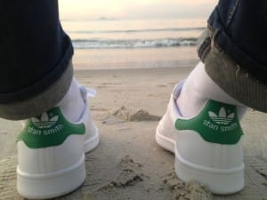 スタンスミスで海へ